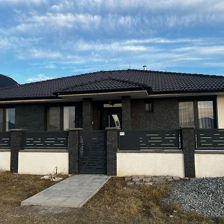 4-bed Retreat - Bbq Garden & Stunning Views Kosice