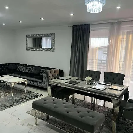 4-bed Retreat - Bbq Garden & Stunning Views Villa