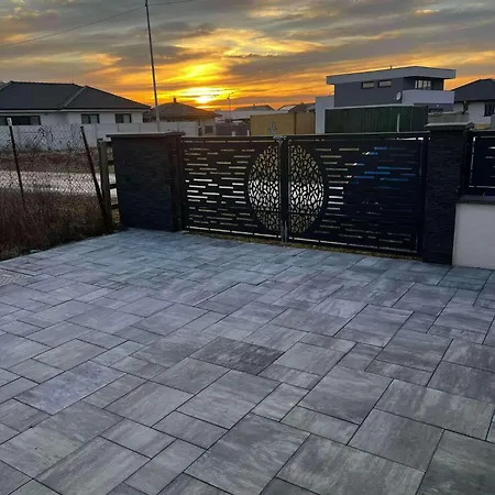 Villa 4-bed Retreat - Bbq Garden & Stunning Views *